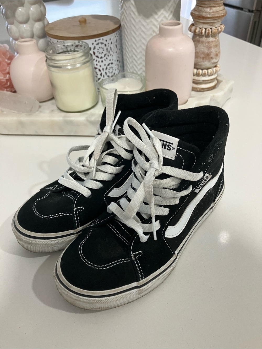 Vans kids / youth 2 black and White High-Top Skate Sneakers
